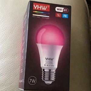 SMART LIGHT BULB - voice control ~ Amazon/google compatible ~ colors ~ music
